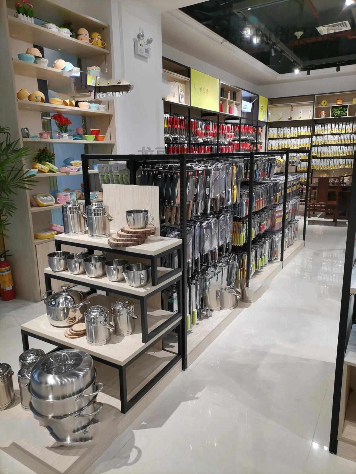 店铺内部